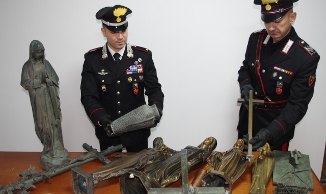Le statue sottratte valgono circa 4mila euro (Redazione)
