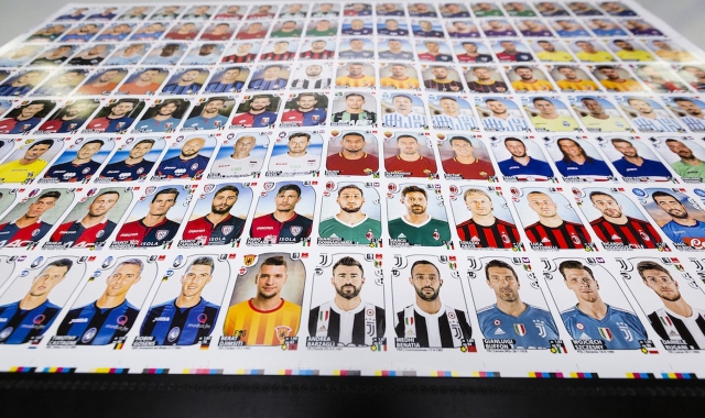 L’album dei calciatori Panini. Negli anni sono tantissimi i giocatori comparsi che sono originari di Varese e Verbania @(Redazione)