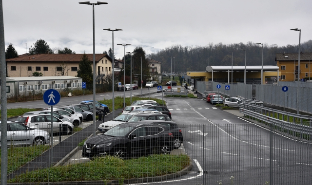 Ladri di benzina in stazione