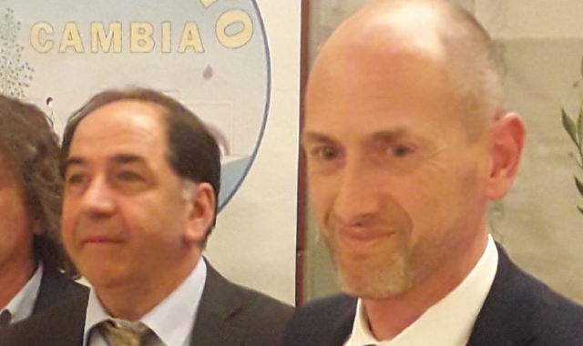 Il candidato Massimo Trinchera (a destra) insieme a Giuseppe Cuda