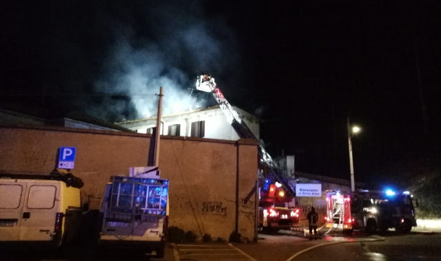Incendio in via Bainsizza, 24 evacuati