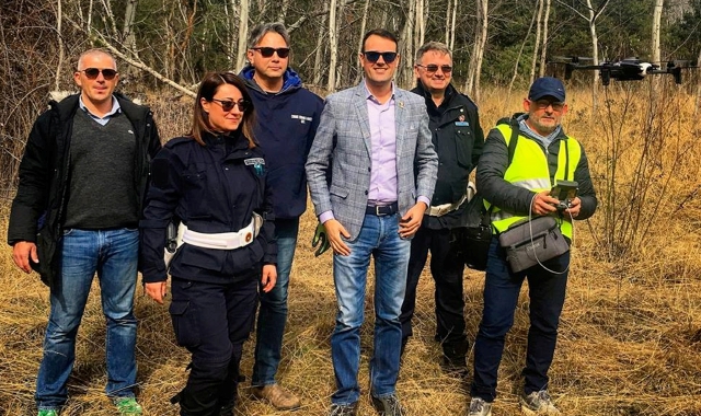 Il drone antipusher (a destra) pronto a entrare in azione (Blitz)