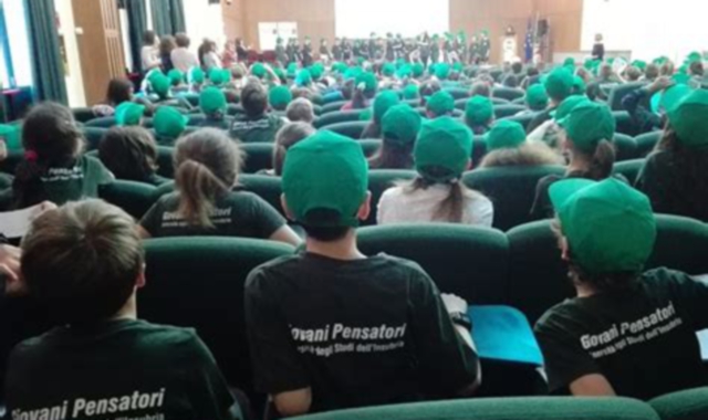 I “giovanissimi pensatori” in aula magna in via Ravasi