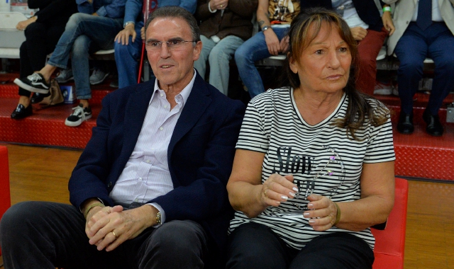Carlo Recalcati con la signora Giovanna ospiti all’Enerxenia Arena