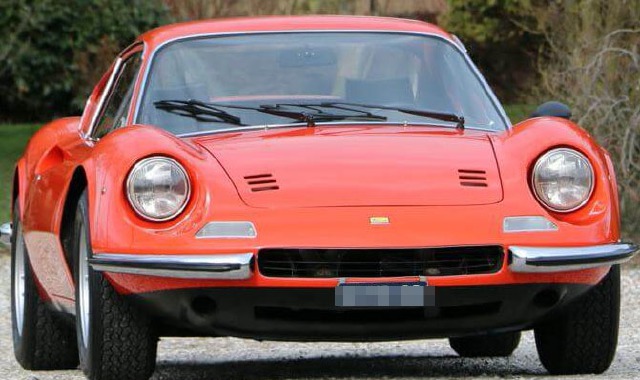 Una Ferrari Dino come quella al centro del processo