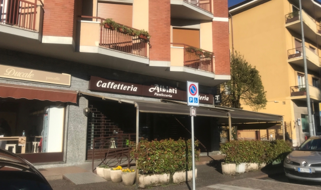 La pasticceria di Sant’Ambrogio svaligiata l’altra notte