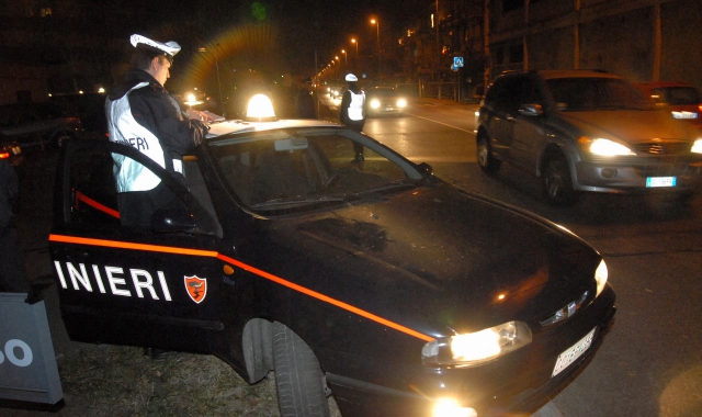Trentottenne gambizzato a Laveno Mombello: indagano i carabinieri