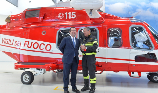 La consegna dei velivoli nello stabilimento di Leonardo (Blitz)