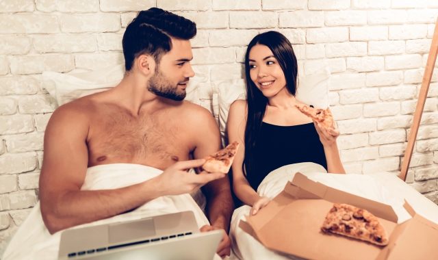 Erotismo e pizza: connessione non casuale
