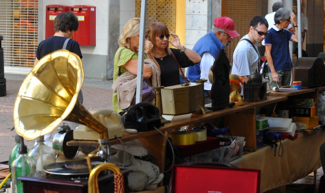 Torna domenica 12 per le vie del centro di Varese l’Antico mercato Bosino (Archivio)