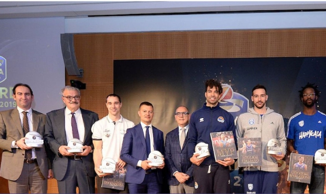Romeo Sacchetti con gli altri premiati negli LBA Awards