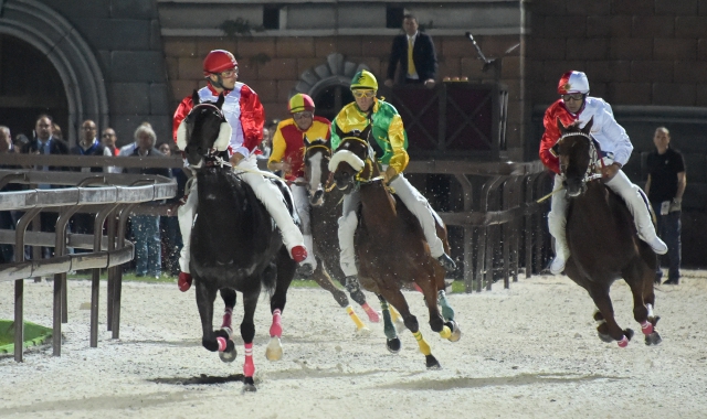 Dopo la Provaccia (successo di Sant’Ambrogio) le otto contrade preparano la giornata clou del Palio 2019 (Pubblifoto)