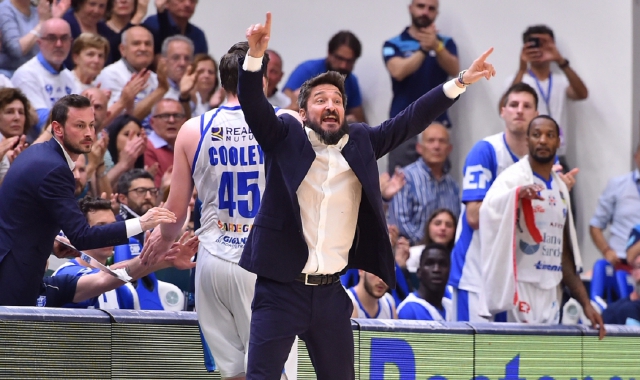 Gianmarco Pozzecco, 46 anni, coach di Sassari e varesino ad honorem