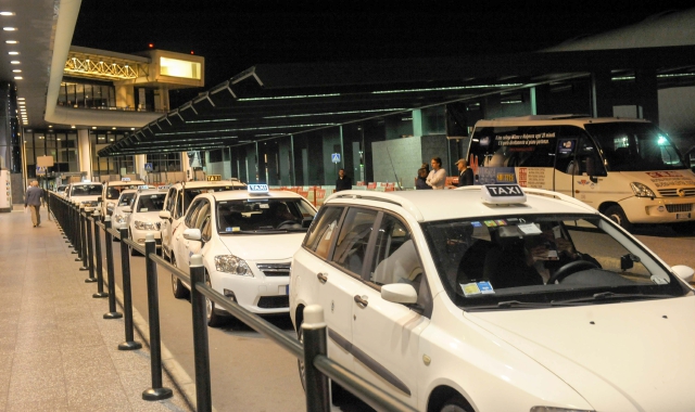 Taxi a Malpensa (foto Archivio)