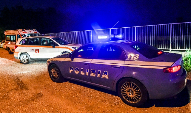 Caccia all’automobilista pirata che ha investito un diciottenne