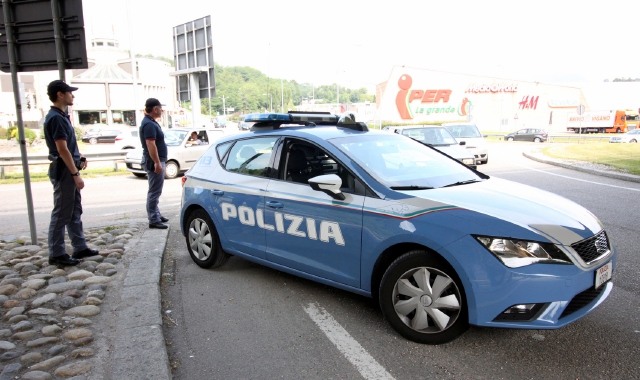 Donna picchiata da un bruto: indaga la Volante