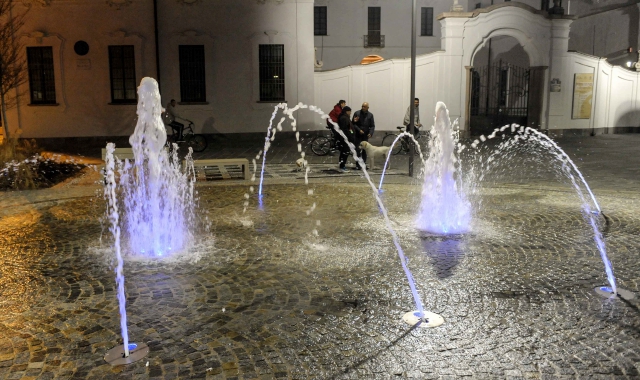 Un’altra notte turbolenta in piazza Vittorio Emanuele II (Blitz)