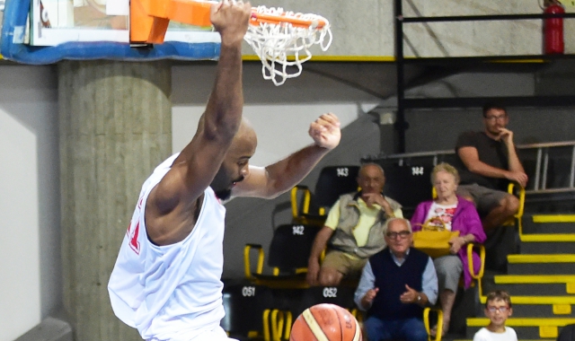 Problema agli adduttori per Jeremy Simmons (Foto Blitz / GHIOTTO)