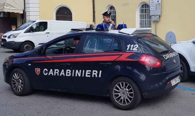 Una pattuglia dei carabinieri di Luino