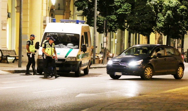 Controlli serali in stazione (foto Archivio)