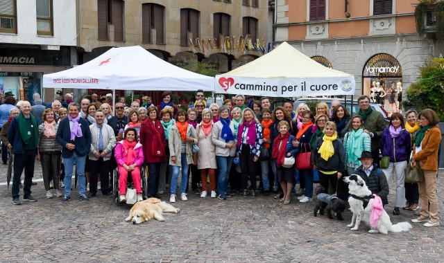 Oltre 150 persone hanno partecipato alla camminata organizzata da Soroptimist (Foto Blitz)