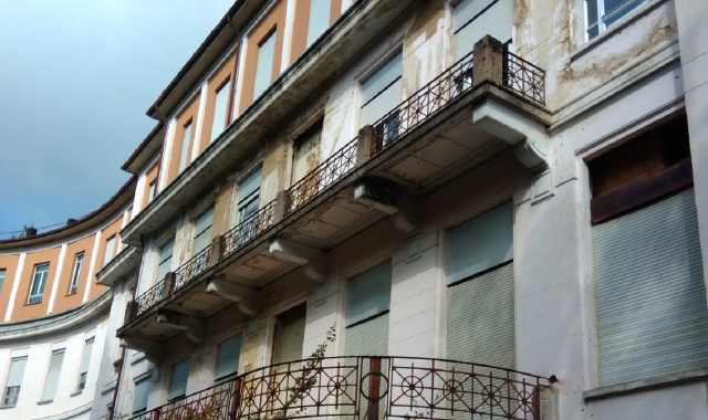 Ospedale vuoto, costi folli