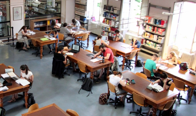 «Non vogliamo lasciare la biblioteca»