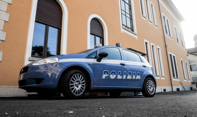 La donna è stata identificata dagli agenti del commissariato di Busto