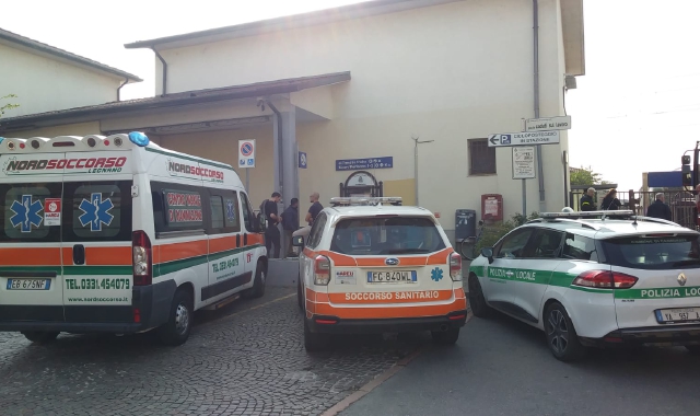 I soccorsi fuori dalla stazione
