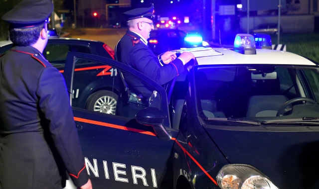 I carabinieri sono intervenuti anche per una rissa fra trentenni (Foto Archivio)