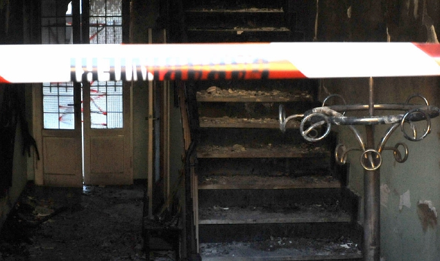 Aprile 2015, la casa degli Agrati devastata dalle fiamme (Archivio)