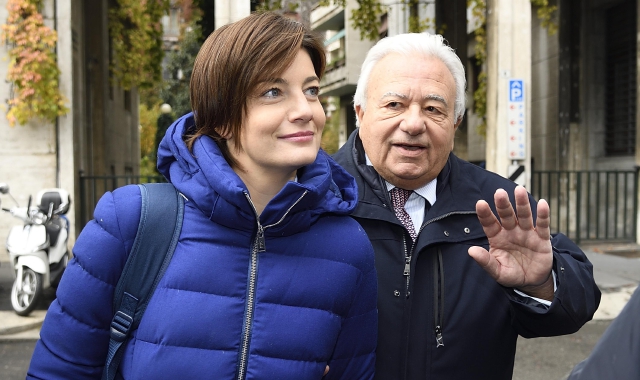 L'ex europarlamentare di Forza Italia Lara Comi e il suo avvocato Gian Piero Biancolella (Ansa)