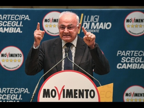 Banche, Lannutti: faccio passo indietro