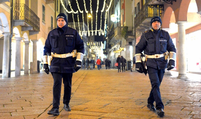 «Caserme mobili nei quartieri»