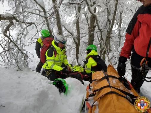 Con il quad cade in un canalone e muore