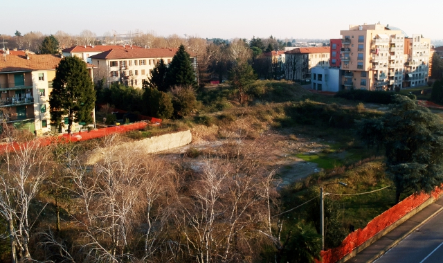 Una veduta aerea del Matteotti, con in primo piano l’area dove saranno ricostruite le “Farfalle” (foto Blitz)
