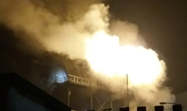 Un momento dell’incendio al termovalorizzatore Accam