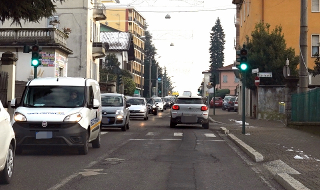 Il bilancio annuale sulle violazioni contestate dalla polizia locale di Malnate (Foto Blitz)