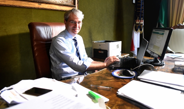 Davide Galimberti nel suo ufficio a Palazzo Estense