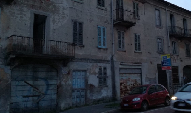 Gli edifici fastiscenti di corso Matteotti (Red.)