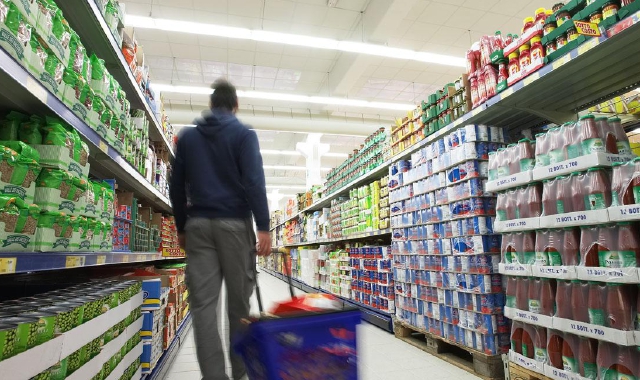 L’uomo è stato intercettato dagli addetti della sicurezza del supermercato