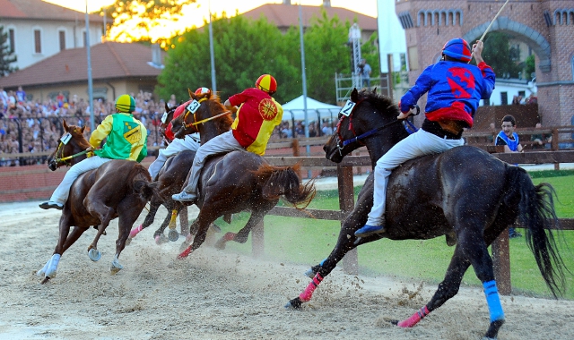 Sono poche le possibilità di vedere il palio già a maggio (Foto Archivio)