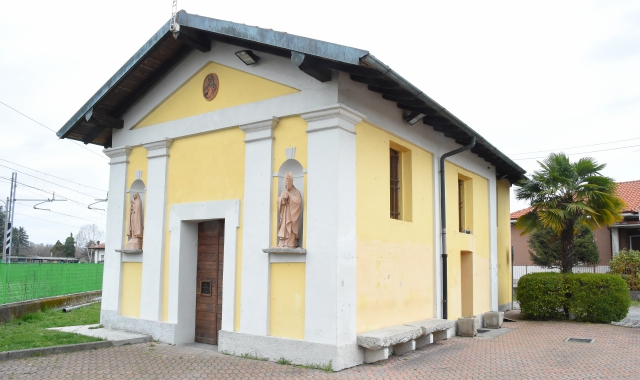 La chiesetta di San Martino a Magnago, ultimo bersaglio dei vandali (Pubblifoto)