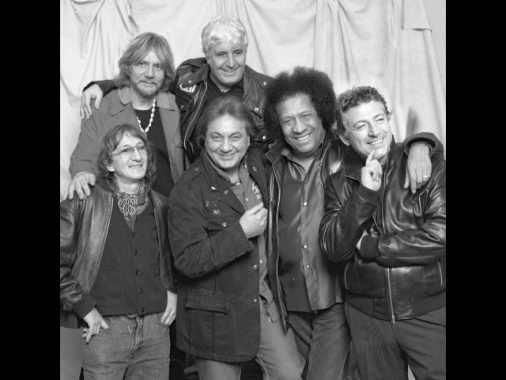 Addio a Joe Amoruso, tastierista band Pino Daniele