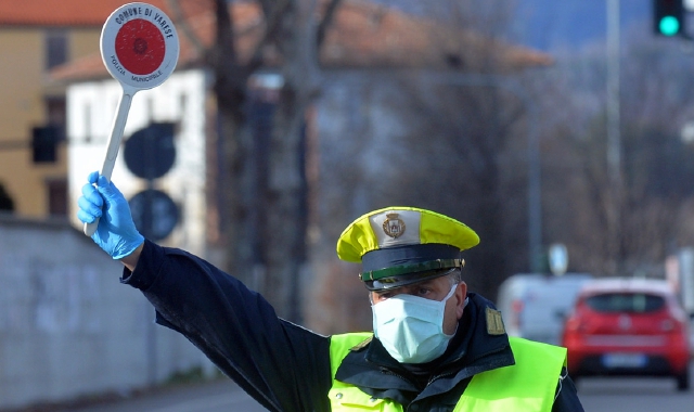 La polizia locale cerca finti vigili urbani (Pubblifoto)