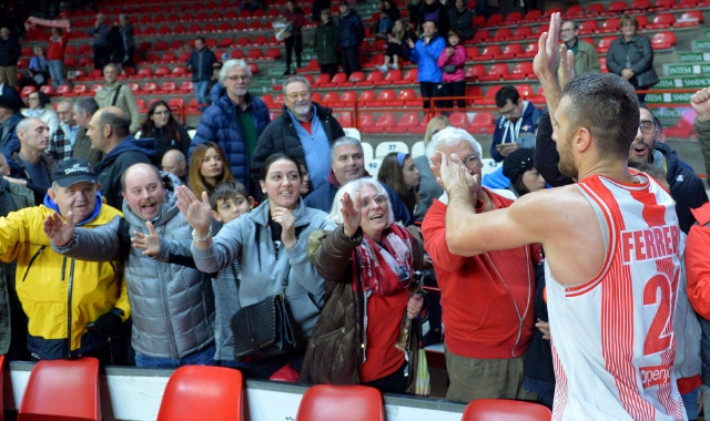 Capitan Ferrero saluta idealmente il pubblico di Masnago (Archivio)