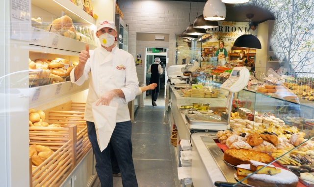 Il Panificio Borroni di Saronno, sempre in attività (Foto Blitz)