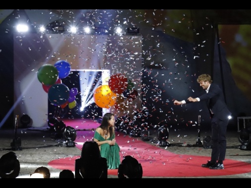 Paola Di Benedetto vince Gf Vip e dona premio Protezione Civile
