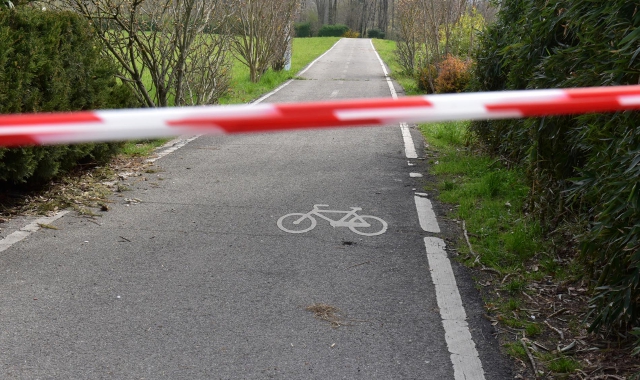 Pista ciclabile chiusa per coronavirus (foto Archivio)