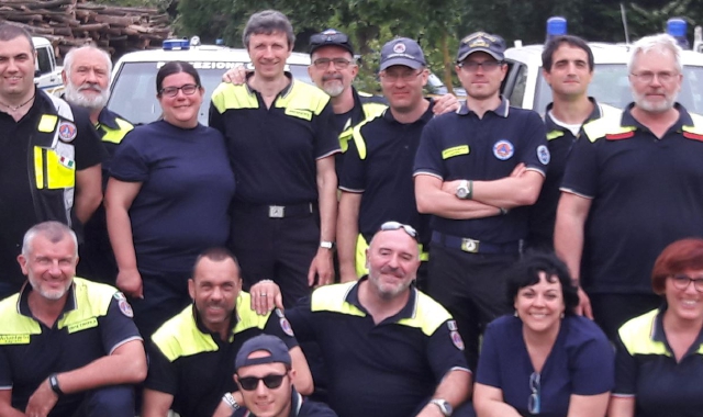 Foto di gruppo per i volontari della protezione civile di Legnano